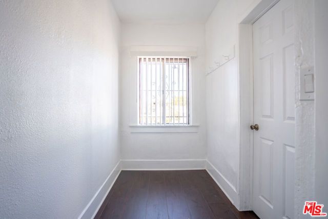 2324 W Washington Boulevard, Los Angeles, CA 90018