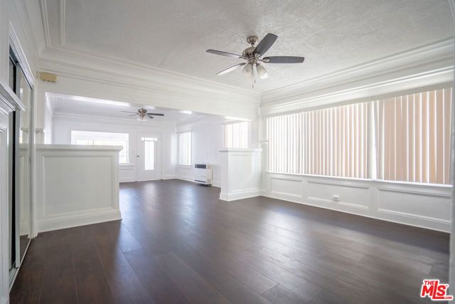 2324 W Washington Boulevard, Los Angeles, CA 90018