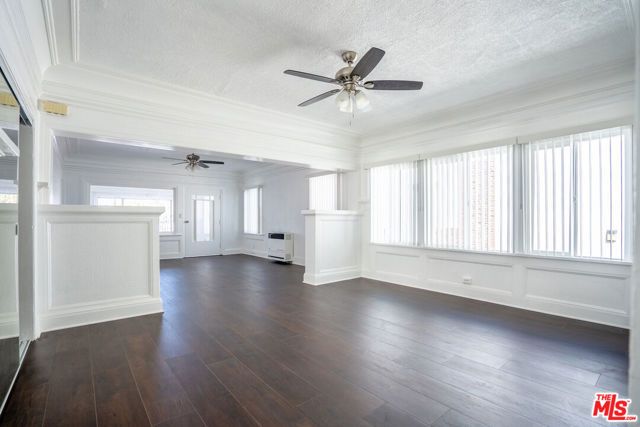 2324 W Washington Boulevard, Los Angeles, CA 90018