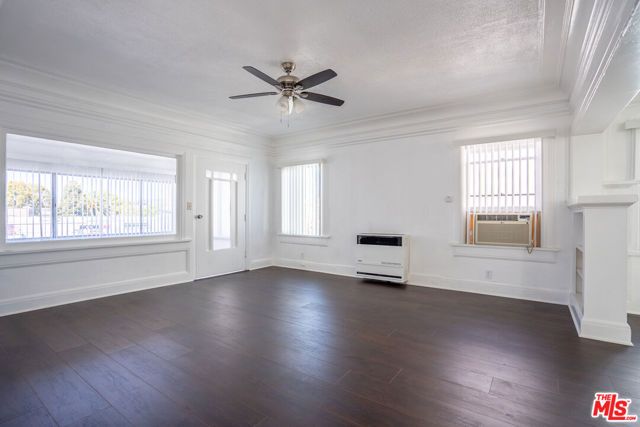 2324 W Washington Boulevard, Los Angeles, CA 90018