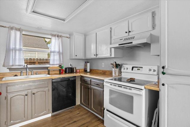 621 S Shasta Avenue, Eagle Point, OR 97524