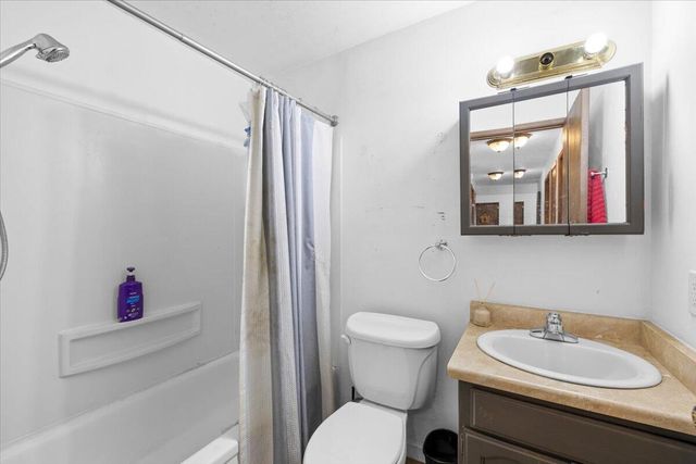 621 S Shasta Avenue, Eagle Point, OR 97524