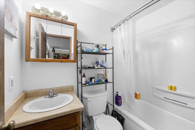 621 S Shasta Avenue, Eagle Point, OR 97524