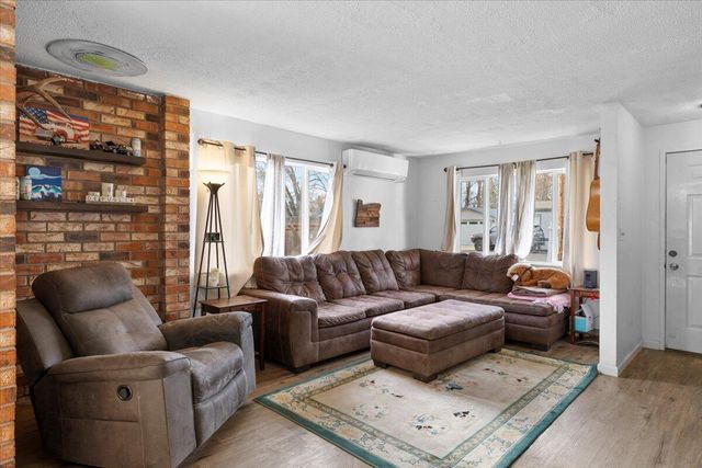 621 S Shasta Avenue, Eagle Point, OR 97524