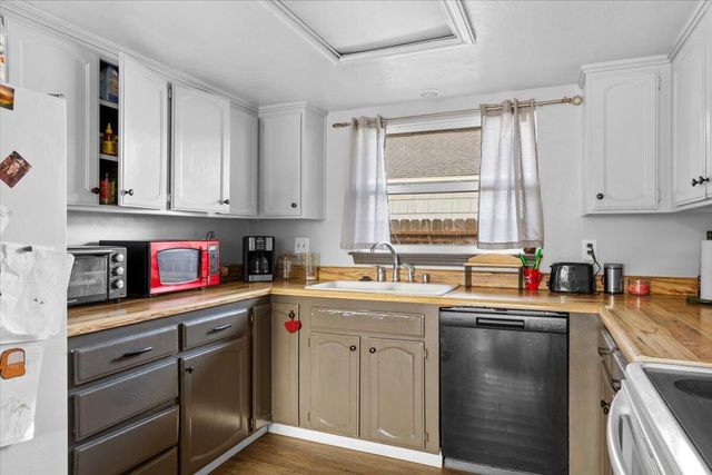 621 S Shasta Avenue, Eagle Point, OR 97524