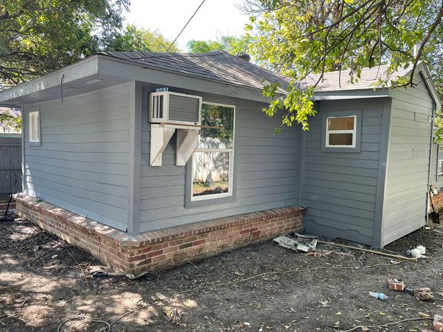 8323 Lapanto Lane B, Dallas, TX 75227