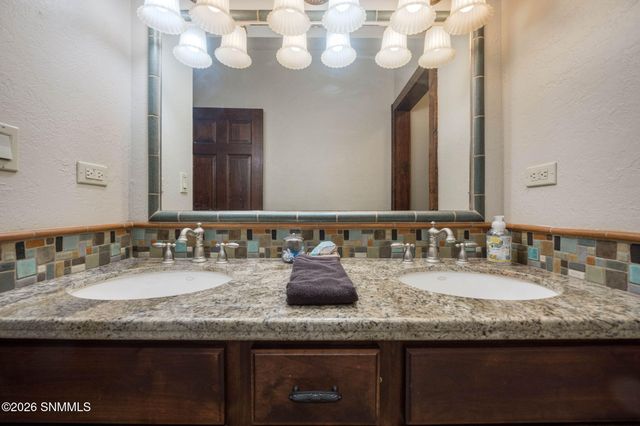 820 Engler Road, Las Cruces, NM 88007