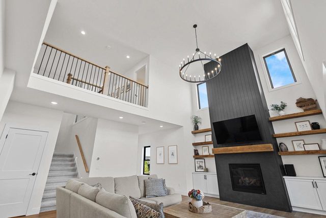 552 Autumn Ridge Court, Oregon, WI 53575
