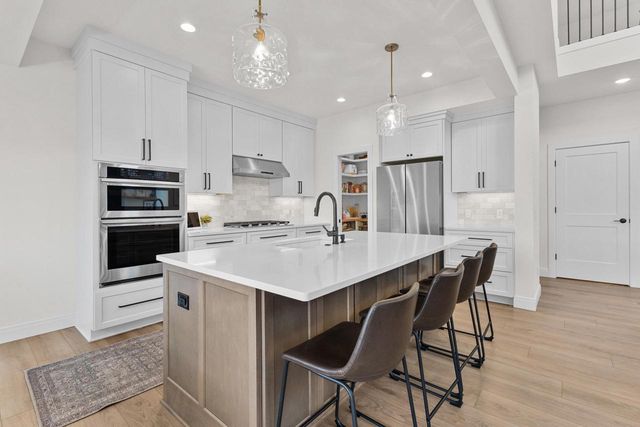 552 Autumn Ridge Court, Oregon, WI 53575