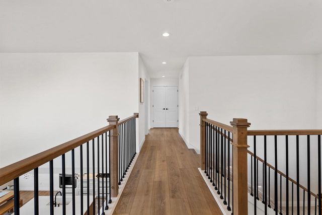 552 Autumn Ridge Court, Oregon, WI 53575