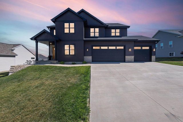 552 Autumn Ridge Court, Oregon, WI 53575