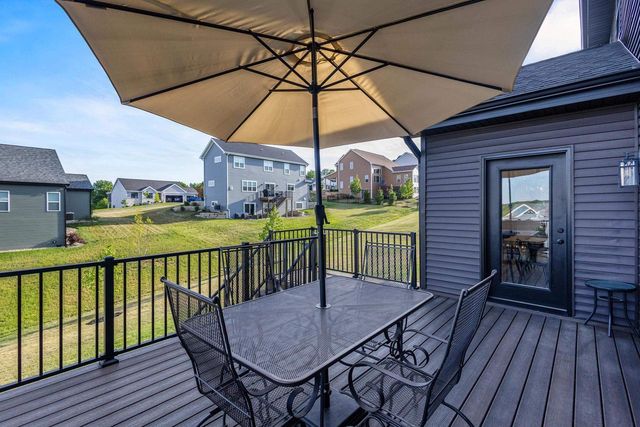 552 Autumn Ridge Court, Oregon, WI 53575