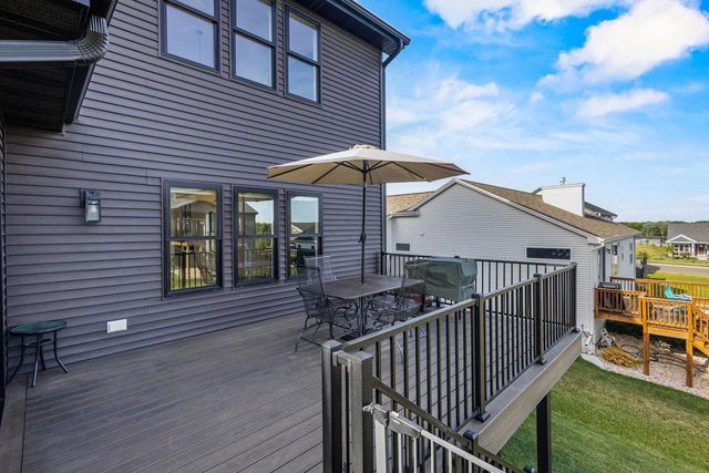 552 Autumn Ridge Court, Oregon, WI 53575
