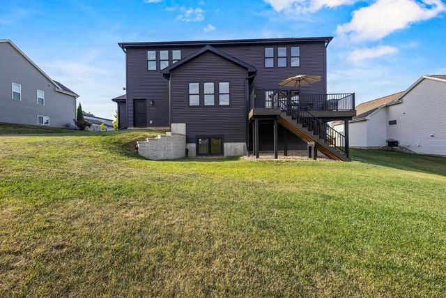 552 Autumn Ridge Court, Oregon, WI 53575