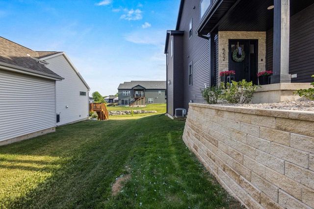 552 Autumn Ridge Court, Oregon, WI 53575
