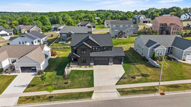 552 Autumn Ridge Court, Oregon, WI 53575