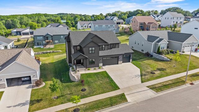 552 Autumn Ridge Court, Oregon, WI 53575