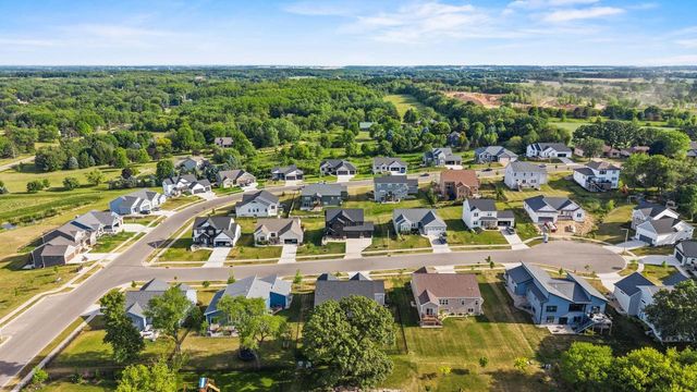 552 Autumn Ridge Court, Oregon, WI 53575