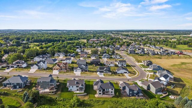 552 Autumn Ridge Court, Oregon, WI 53575