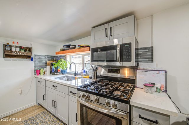 3648 W MORELAND Street, Phoenix, AZ 85009