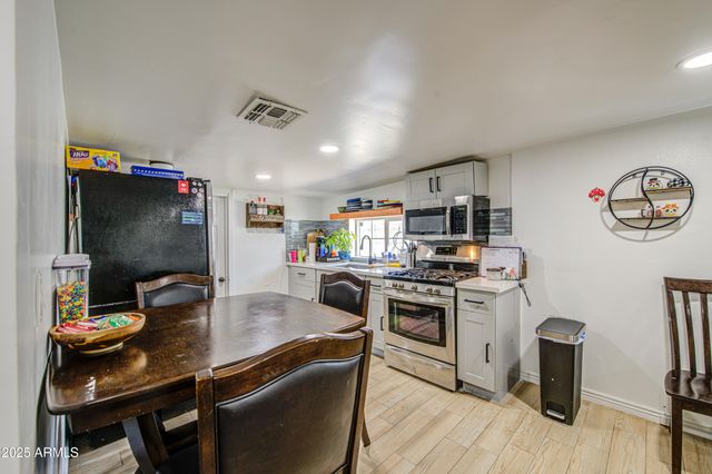 3648 W MORELAND Street, Phoenix, AZ 85009