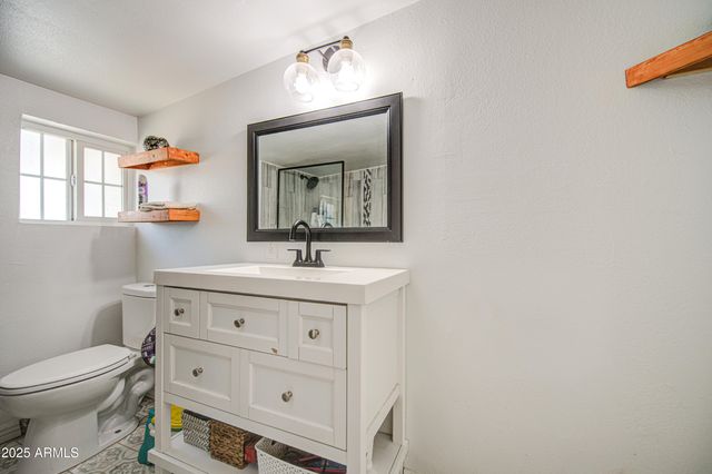 3648 W MORELAND Street, Phoenix, AZ 85009