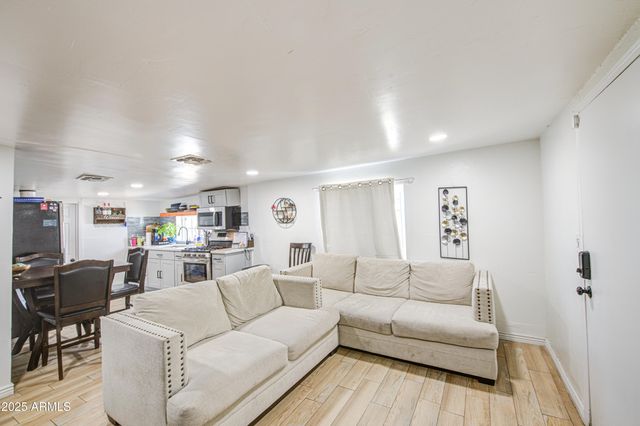 3648 W MORELAND Street, Phoenix, AZ 85009