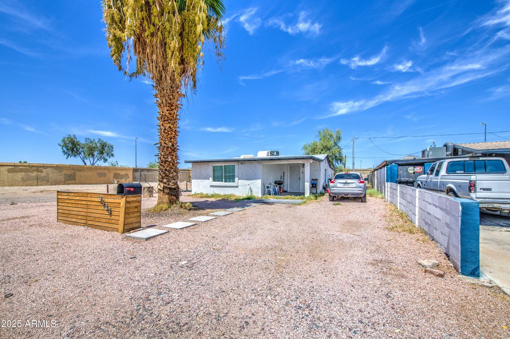 3648 W MORELAND Street, Phoenix, AZ 85009