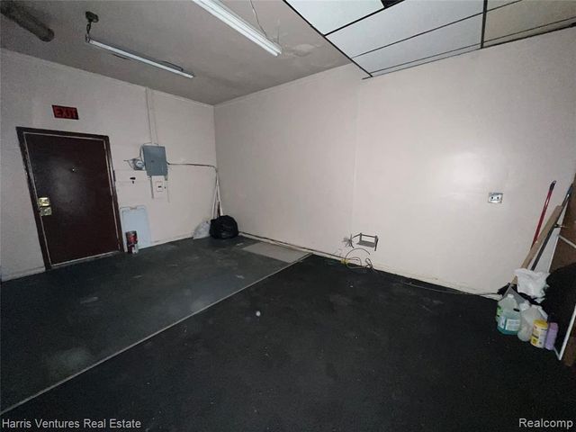 15535 Mack Avenue, Detroit, MI 48224