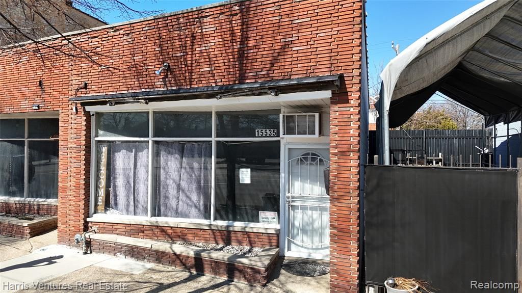 15535 Mack Avenue, Detroit, MI 48224