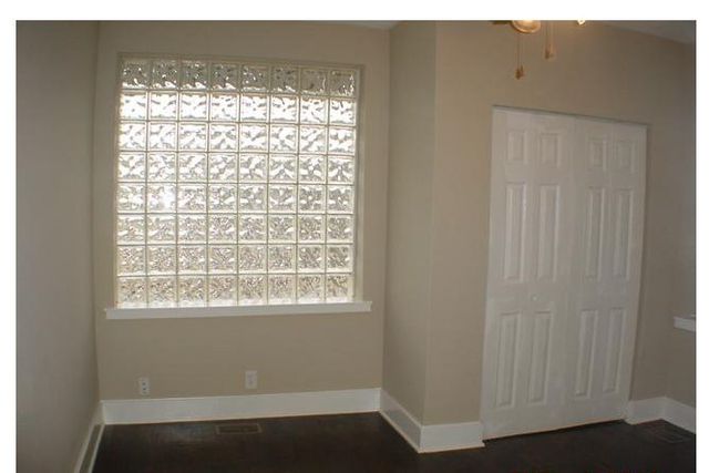 1122 N Zang Boulevard 102, Dallas, TX 75203