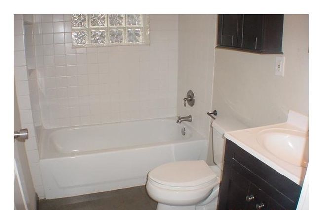 1122 N Zang Boulevard 102, Dallas, TX 75203