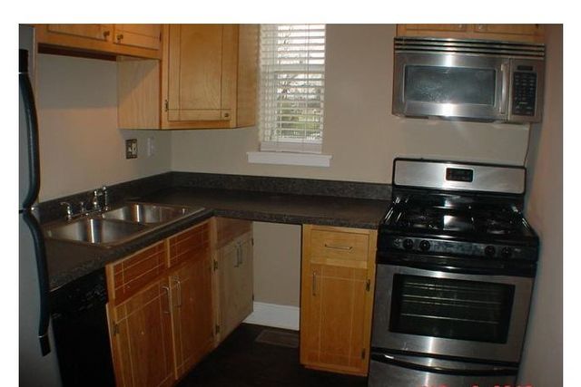 1122 N Zang Boulevard 102, Dallas, TX 75203