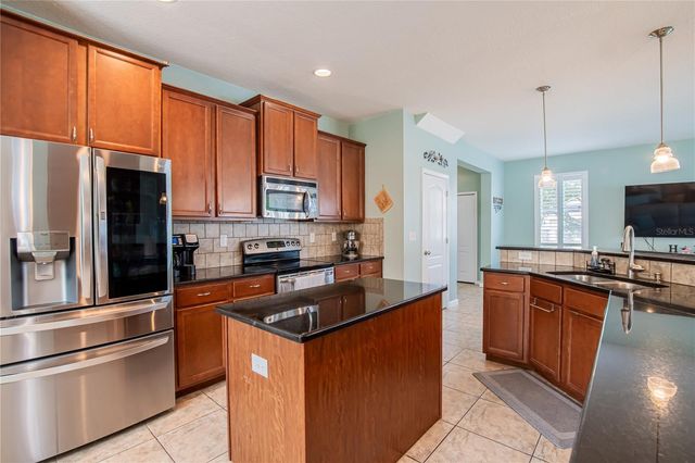 402 BRITTON SHORES COURT, Ruskin, FL 33570