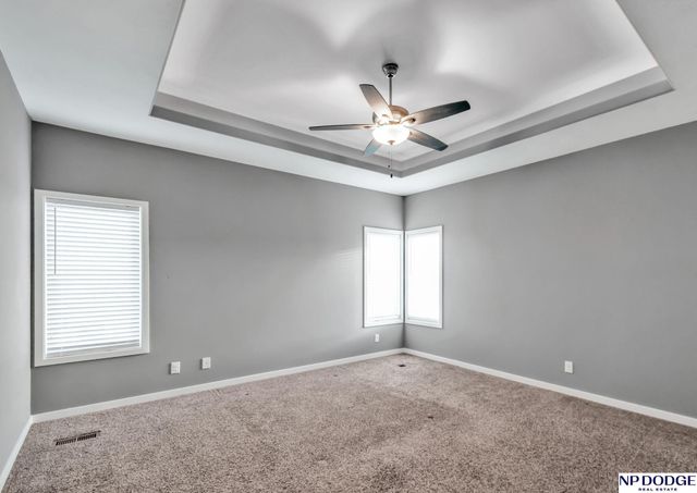 12027 Longshore Avenue, Papillion, NE 68046