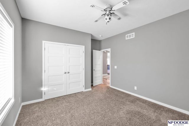 12027 Longshore Avenue, Papillion, NE 68046