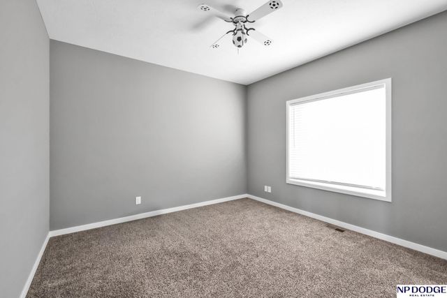 12027 Longshore Avenue, Papillion, NE 68046