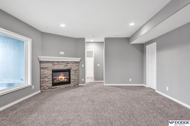 12027 Longshore Avenue, Papillion, NE 68046