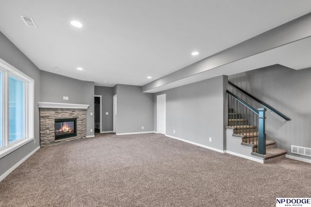 12027 Longshore Avenue, Papillion, NE 68046