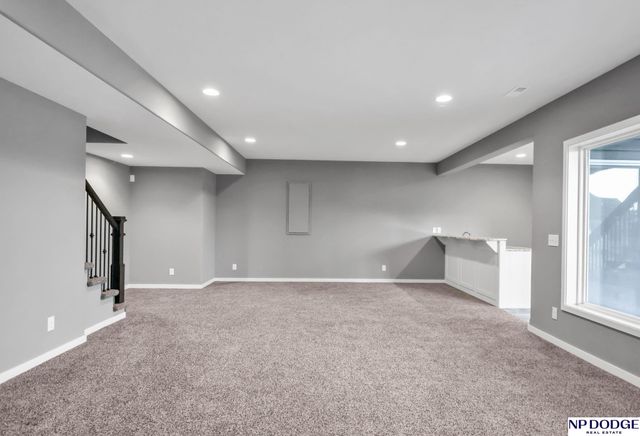 12027 Longshore Avenue, Papillion, NE 68046