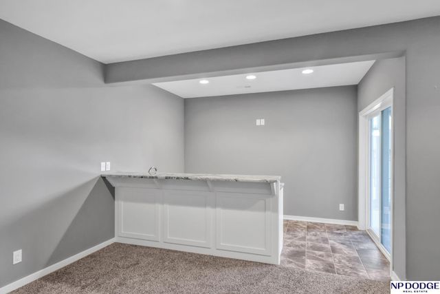 12027 Longshore Avenue, Papillion, NE 68046