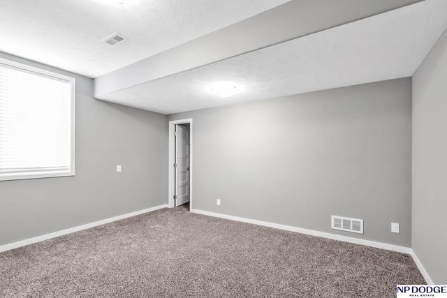 12027 Longshore Avenue, Papillion, NE 68046