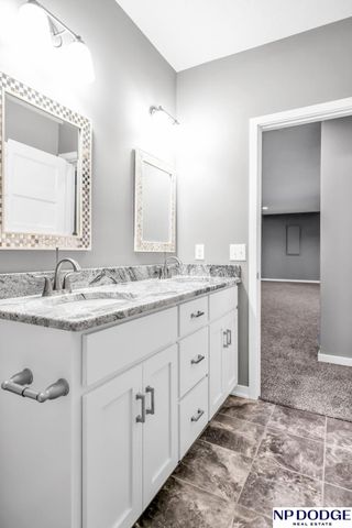 12027 Longshore Avenue, Papillion, NE 68046