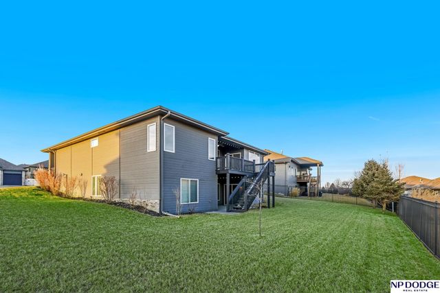 12027 Longshore Avenue, Papillion, NE 68046