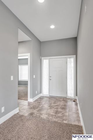 12027 Longshore Avenue, Papillion, NE 68046