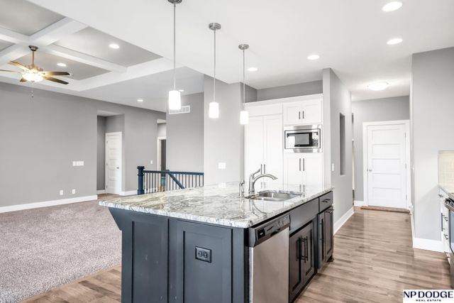 12027 Longshore Avenue, Papillion, NE 68046