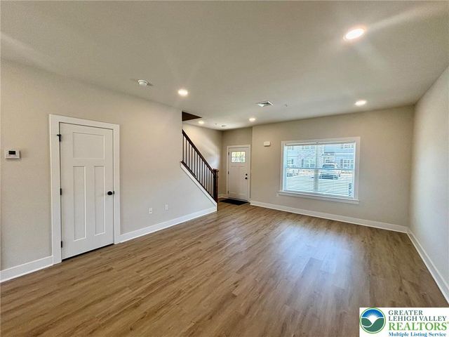 1411 Greenview Drive 21, Bethlehem City, PA 18018