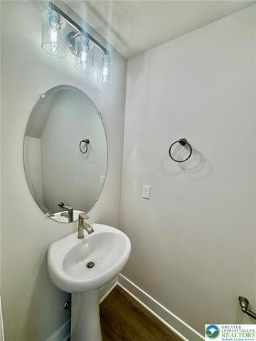 1411 Greenview Drive 21, Bethlehem City, PA 18018