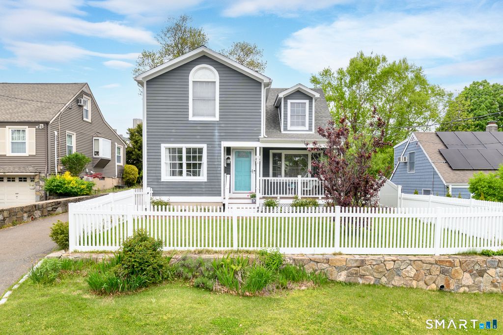 216 Sterling Street, Fairfield, CT 06825