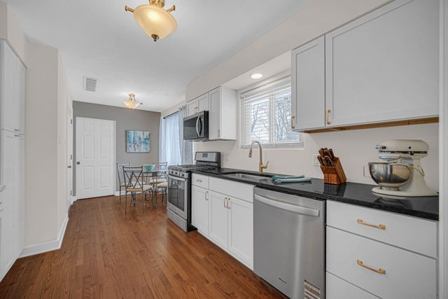 622 E 54th Avenue, Merrillville, IN 46410